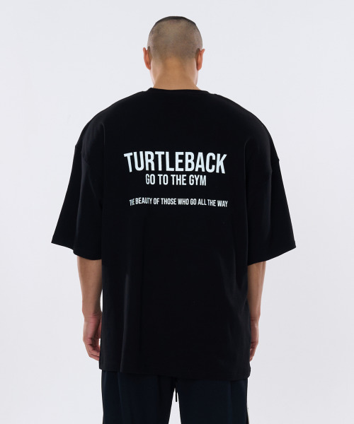TURTLEBACK(タートルバック)の「ゴートゥーザジム オーバーサイズ 半袖 (ブラック)(Tシャツ/カットソー・メンズ・その他・MEDIUM/LARGE/X-LARGE/XX-LARGE)」の3枚目の写真
