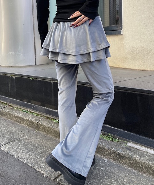 ROGER AND RAW(ロジャーアンドロウ)の「ベロア ティアードスカート レイヤードフレアパンツ(その他パンツ・レディース・グレー/ブラック/ピンク/ホワイト・FREE)」の3枚目の写真