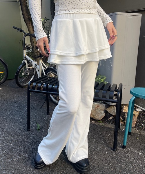 ROGER AND RAW(ロジャーアンドロウ)の「ベロア ティアードスカート レイヤードフレアパンツ(その他パンツ・レディース・グレー/ブラック/ピンク/ホワイト・FREE)」の2枚目の写真