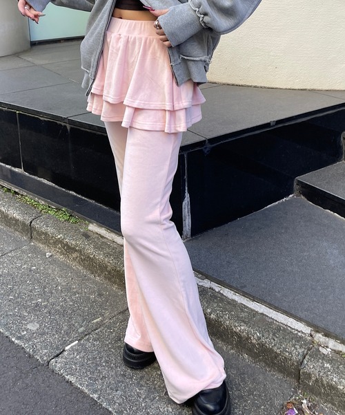ROGER AND RAW(ロジャーアンドロウ)の「ベロア ティアードスカート レイヤードフレアパンツ(その他パンツ・レディース・グレー/ブラック/ピンク/ホワイト・FREE)」の4枚目の写真