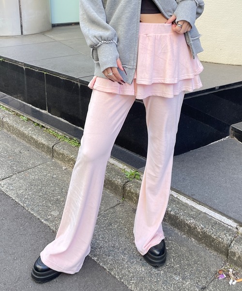 ROGER AND RAW(ロジャーアンドロウ)の「ベロア ティアードスカート レイヤードフレアパンツ(その他パンツ・レディース・グレー/ブラック/ピンク/ホワイト・FREE)」の16枚目の写真