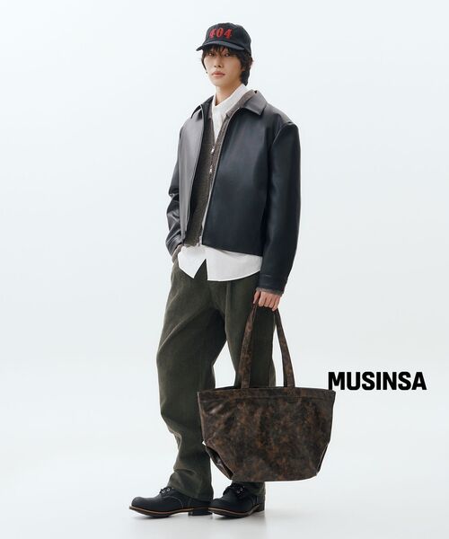 MUSINSA STANDARD（ムシンサスタンダード）の「シンセティックレザーオーバーショルダーシングルジャケット[ブラック]（ライダースジャケット・メンズ・その他・MEDIUM/LARGE/X-LARGE/2XL）」の2枚目の写真