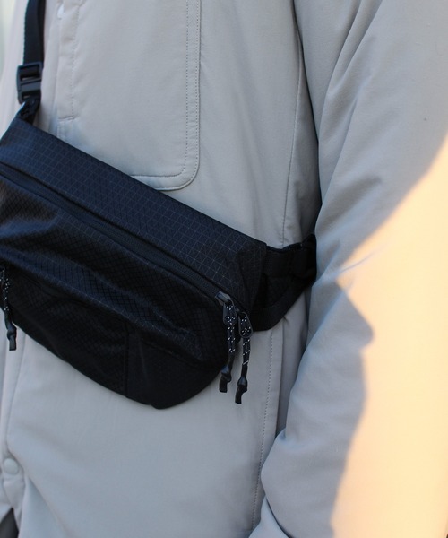 Snow Peak(スノーピーク)の「Snow Peak / Robic Fanny Pack ロビック ファニーパック(ボディバッグ/ウエストポーチ・メンズ・ブラック/ダークオリーブ・ONE SIZE)」の9枚目の写真