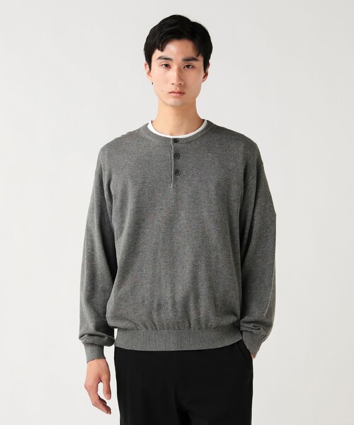BEAMS HEART（ビームスハート）の「ヘンリーネック ニット（ニット/セーター・メンズ・グレー/ブラック・LARGE/MEDIUM/SMALL）」の2枚目の写真