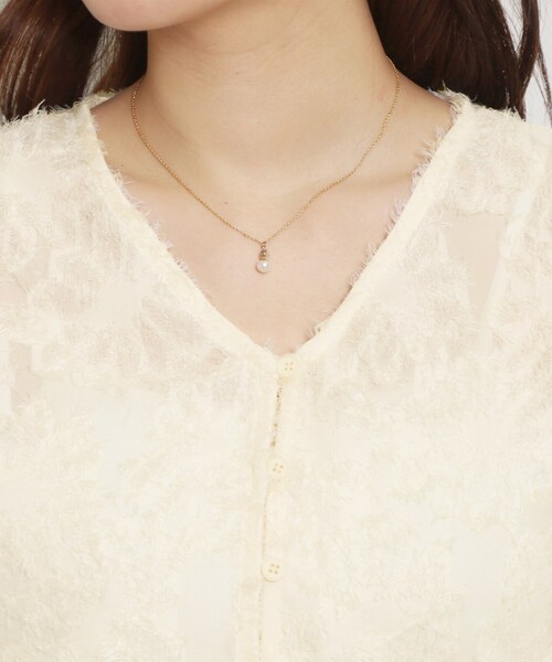 couture brooch(クチュールブローチ)の「ペプラムフラワーモチーフブラウス(シャツ/ブラウス・レディース・アイボリー/ブラック・38)」の20枚目の写真