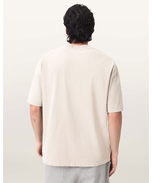 ALLSAINTS(オールセインツ)の「XANDER FLOCKED LOGO OVERSIZED T-SHIRT | XANDER フロック加工 ロゴ オーバーサイズ Tシャツ(Tシャツ/カットソー・メンズ・ホワイト系その他・L/S/M/XS/XL)」の7枚目の写真