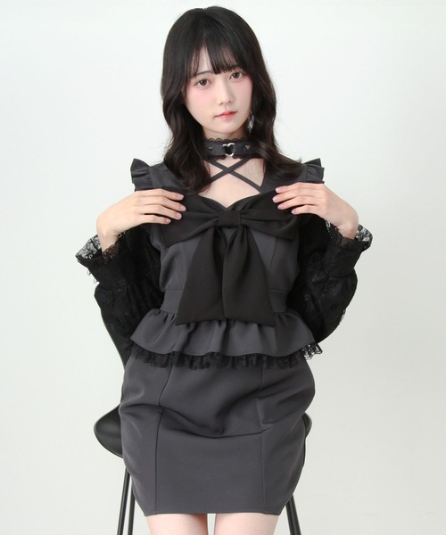 DearMyLove(ディアマイラブ)の「ビッグリボンハートスタッズチョーカー風レース袖フリルワンピース(ワンピース・レディース・ブラック/グレー・LL~3L/M-L/S-M)」の2枚目の写真