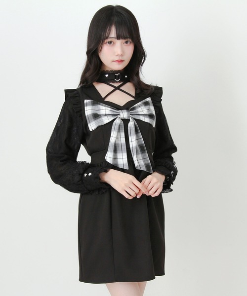 DearMyLove(ディアマイラブ)の「ビッグリボンハートスタッズチョーカー風レース袖フリルワンピース(ワンピース・レディース・ブラック/グレー・LL~3L/M-L/S-M)」の1枚目の写真