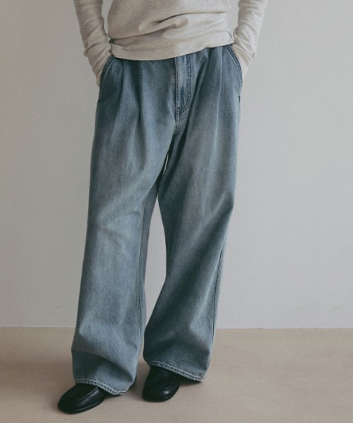 ETRE TOKYO（エトレトウキョウ）の「デニムタックワイドパンツ（デニムパンツ・レディース・オフホワイト/ブルー・S/M）」の2枚目の写真