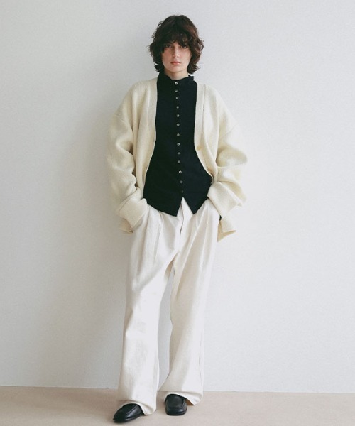 ETRE TOKYO（エトレトウキョウ）の「デニムタックワイドパンツ（デニムパンツ・レディース・オフホワイト/ブルー・S/M）」の18枚目の写真