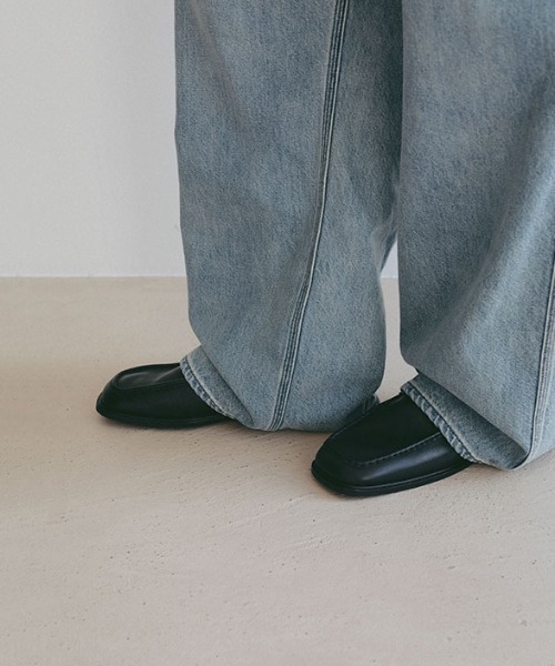 ETRE TOKYO（エトレトウキョウ）の「デニムタックワイドパンツ（デニムパンツ・レディース・オフホワイト/ブルー・S/M）」の7枚目の写真