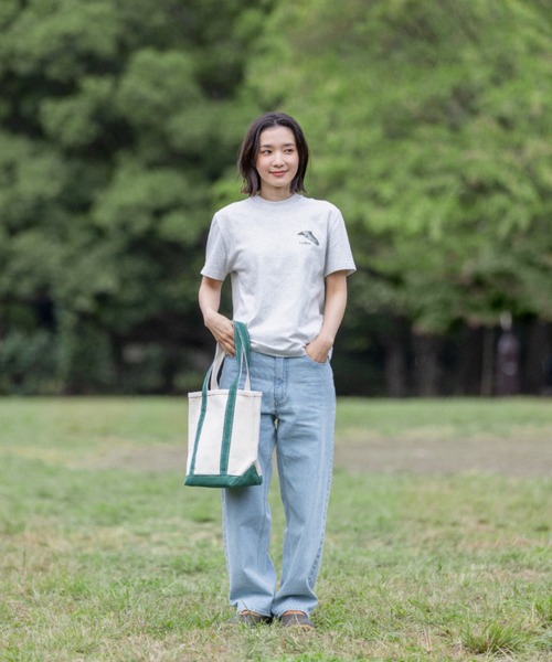 L.L.Bean(エルエルビーン)の「【JAPAN EDITION】ビーンズ 1980 ショートスリーブ・カタログ・トラウト・ティ(Tシャツ/カットソー・レディース・ブルーグリーン/ライトグレー/パープル/ネイビー・MEDIUM)」の5枚目の写真