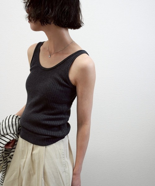 gossara(ゴサラ)の「【着回し力抜群】リブニットタンク(タンクトップ・レディース・その他/オフホワイト/グレー/チャコールグレー・FREE)」の2枚目の写真