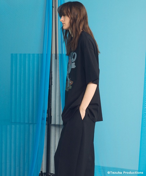 MAISON SPECIAL（メゾンスペシャル）の「《UNISEX》【TEZUKA CHARACTERS for MAISON SPECIAL】- UNICO - Prime-Over Crew Neck Graphic T-Shirt/- ユニコ - プライムオーバークルーネックグラフィックTシャツ【MAISON SPECIAL/メゾンスペシャル】（Tシャツ/カットソー・メンズ・ホワイト/ブラック・0/2/1）」の7枚目の写真