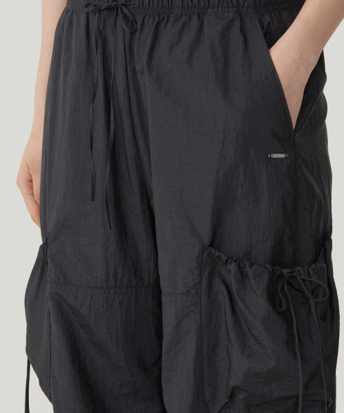 COVERNAT WOMAN(カバーナットウーマン)の「ウーマンストリングフルードカーゴパンツCharcoal(スウェットパンツ・レディース・その他・WS/WM)」の7枚目の写真