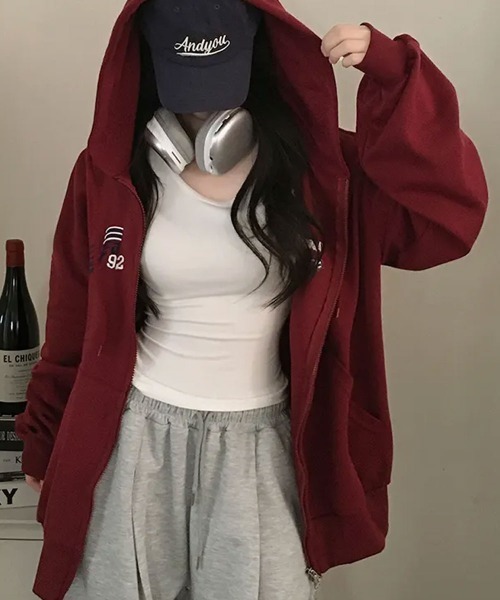 Emilie(エミリー)の「ナンバリング ダブルジップ オーバーサイズパーカー(パーカー・レディース・ネイビー/ブラウン/ワインレッド/ブラック/グレー・FREE)」の5枚目の写真