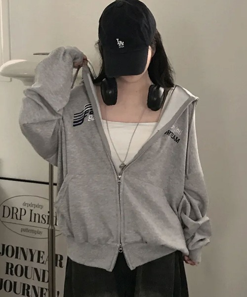 Emilie(エミリー)の「ナンバリング ダブルジップ オーバーサイズパーカー(パーカー・レディース・ネイビー/ブラウン/ワインレッド/ブラック/グレー・FREE)」の11枚目の写真