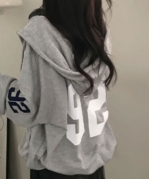 Emilie(エミリー)の「ナンバリング ダブルジップ オーバーサイズパーカー(パーカー・レディース・ネイビー/ブラウン/ワインレッド/ブラック/グレー・FREE)」の12枚目の写真