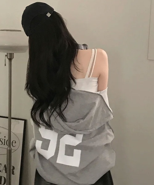 Emilie(エミリー)の「ナンバリング ダブルジップ オーバーサイズパーカー(パーカー・レディース・ネイビー/ブラウン/ワインレッド/ブラック/グレー・FREE)」の15枚目の写真