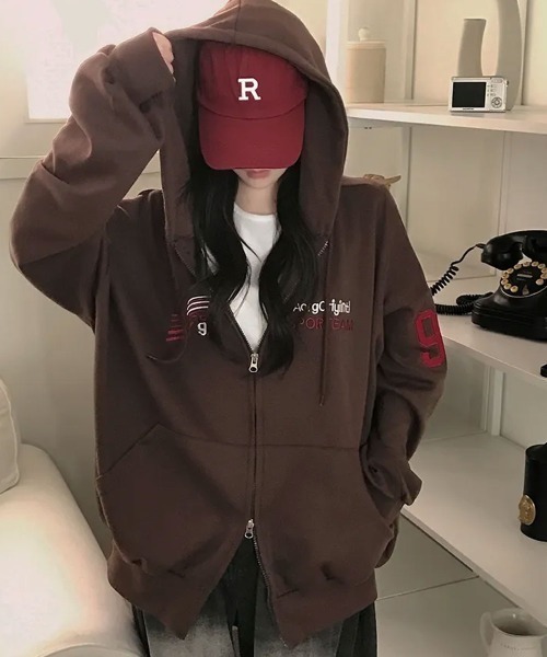 Emilie(エミリー)の「ナンバリング ダブルジップ オーバーサイズパーカー(パーカー・レディース・ネイビー/ブラウン/ワインレッド/ブラック/グレー・FREE)」の18枚目の写真