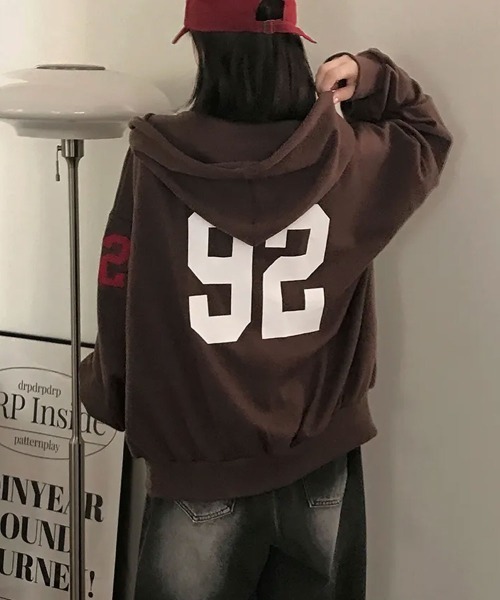 Emilie(エミリー)の「ナンバリング ダブルジップ オーバーサイズパーカー(パーカー・レディース・ネイビー/ブラウン/ワインレッド/ブラック/グレー・FREE)」の20枚目の写真