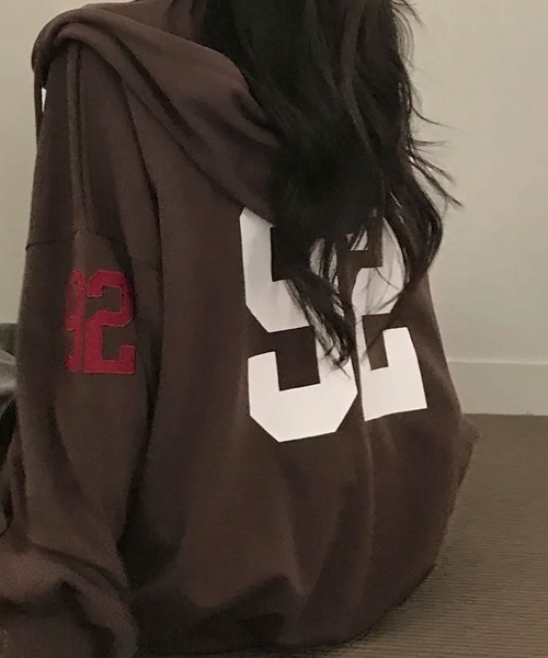 Emilie(エミリー)の「ナンバリング ダブルジップ オーバーサイズパーカー(パーカー・レディース・ネイビー/ブラウン/ワインレッド/ブラック/グレー・FREE)」の21枚目の写真