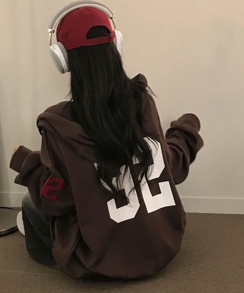 Emilie(エミリー)の「ナンバリング ダブルジップ オーバーサイズパーカー(パーカー・レディース・ネイビー/ブラウン/ワインレッド/ブラック/グレー・FREE)」の22枚目の写真