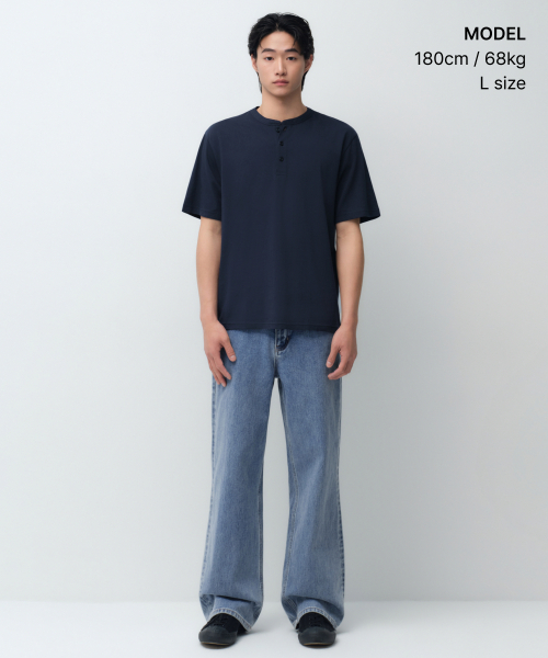MUSINSA STANDARD（ムシンサスタンダード）の「ヘンリーネックTシャツ [ネイビー]（Tシャツ/カットソー・メンズ・その他・SMALL/MEDIUM/LARGE/X-LARGE/2XL/3XL）」の2枚目の写真