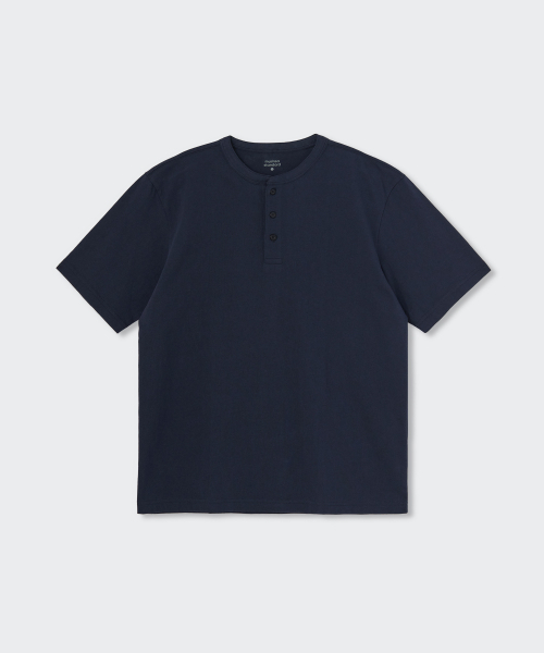 MUSINSA STANDARD（ムシンサスタンダード）の「ヘンリーネックTシャツ [ネイビー]（Tシャツ/カットソー・メンズ・その他・SMALL/MEDIUM/LARGE/X-LARGE/2XL/3XL）」の5枚目の写真