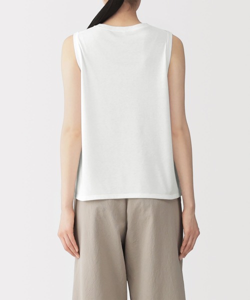 無印良品(ムジルシリョウヒン)の「婦人 UVカット吸汗速乾スリーブレスTシャツ(Tシャツ/カットソー・レディース・サンドベージュ/オフホワイト/ライトブルー/ブラック・S/M/L/XL)」の7枚目の写真
