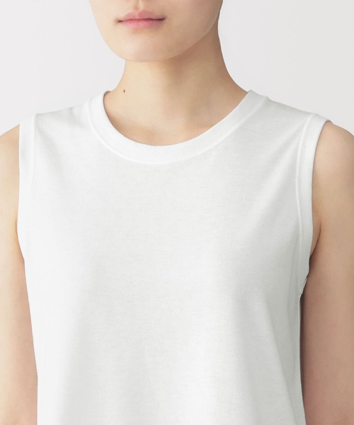 無印良品(ムジルシリョウヒン)の「婦人 UVカット吸汗速乾スリーブレスTシャツ(Tシャツ/カットソー・レディース・サンドベージュ/オフホワイト/ライトブルー/ブラック・S/M/L/XL)」の8枚目の写真