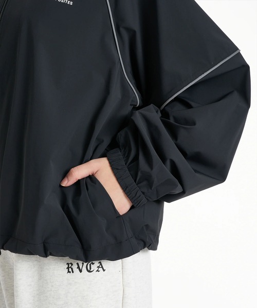 RVCA(ルーカ)の「RVCA/ルーカ ナイロン ジャケット パイピング スポーティー セットアップ対応 UTILITY SPORT JACKET BG043751 UT(パーカー・レディース・ブラック/ライトブルー/ホワイト・S/M)」の18枚目の写真
