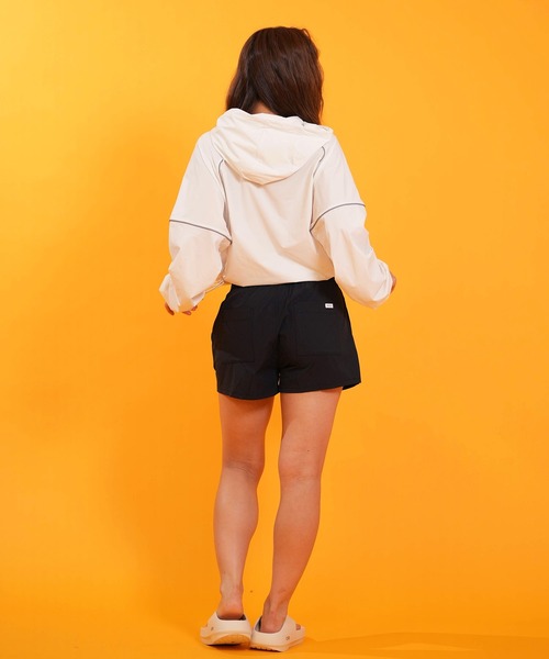 RVCA(ルーカ)の「RVCA/ルーカ ナイロン ジャケット パイピング スポーティー セットアップ対応 UTILITY SPORT JACKET BG043751 UT(パーカー・レディース・ブラック/ライトブルー/ホワイト・S/M)」の10枚目の写真