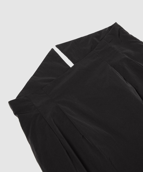 YOHEI OHNO（ヨウヘイオオノ）の「Twisted Slit Skirt（スカート・レディース・グレー・38/36）」の3枚目の写真