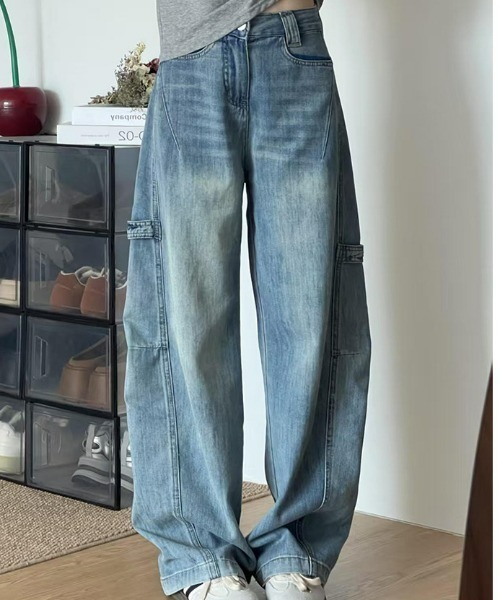 REBALANCE(リバランス)の「カーブドデニムパンツ(デニムパンツ・レディース・A・LARGE/X-LARGE)」の1枚目の写真