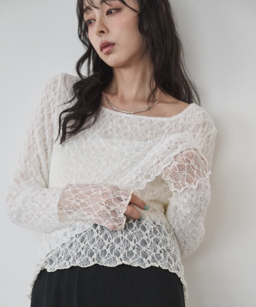 Anclear oui(アンクリアウィ)の「リバーシブルレーススクエアネックプルオーバー(Tシャツ/カットソー・レディース・White/サックスブルー系/PINK/Moca/Black・F)」の2枚目の写真