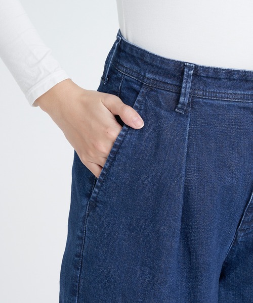 YANUK（ヤヌーク）の「タックパンツ（デニムパンツ・レディース・インディゴブルー・XS/M/S）」の8枚目の写真
