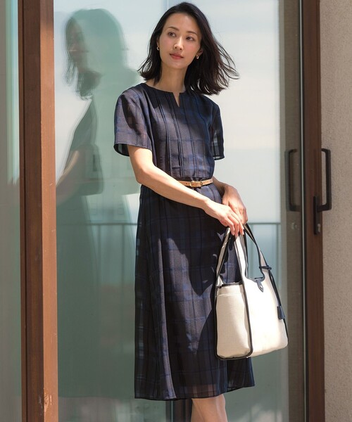 J.PRESS(ジェイプレス)の「シャドーチェック ワンピース(ワンピース・レディース・ネイビー系/ダークブラウン系3・T13/T15)」の2枚目の写真