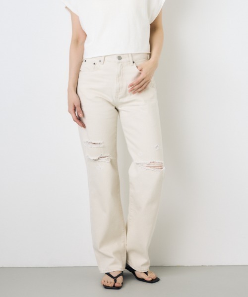 AZUL by moussy(アズールバイマウジー)の「【身長/骨格別着用画像あり】AZUL DENIM ダメージストレートデニム(デニムパンツ・レディース・アイボリー/ライトブルー・24inch/25inch/26inch/27inch)」の2枚目の写真