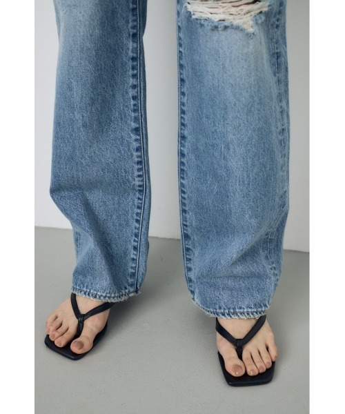 AZUL by moussy(アズールバイマウジー)の「【身長/骨格別着用画像あり】AZUL DENIM ダメージストレートデニム(デニムパンツ・レディース・アイボリー/ライトブルー・24inch/25inch/26inch/27inch)」の10枚目の写真