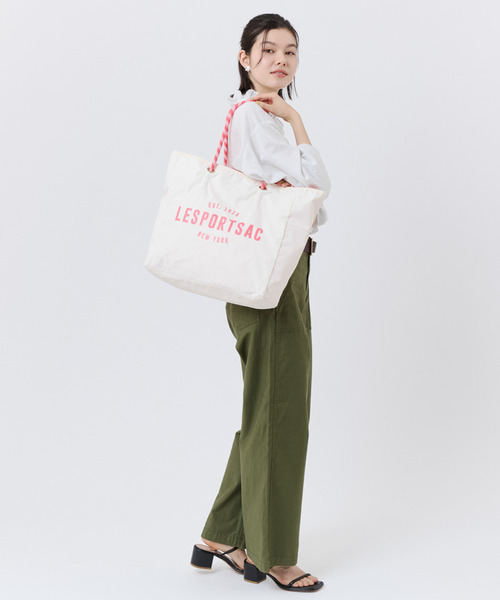 LeSportsac(レスポートサック)の「LARGE 2 WAY TOTE 2ウェイメレンゲ/コーラルパンチ(トートバッグ・レディース・ピンク・FREE)」の3枚目の写真