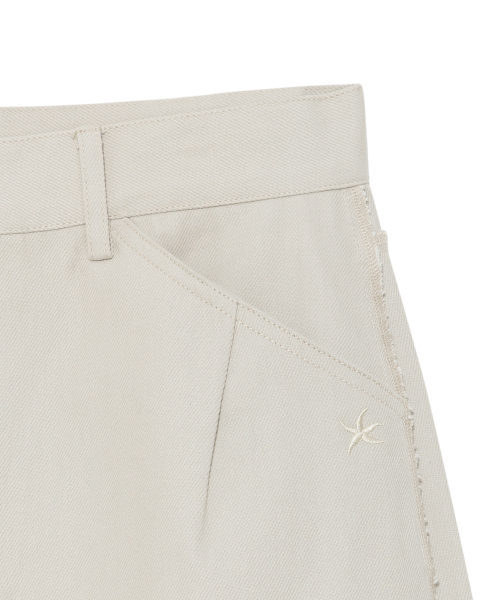 THECOLDESTMOMENT(ザコールデストモーメント)の「TCM cut out offset pocket pants (beige)(その他パンツ・レディース・その他・SMALL/MEDIUM/LARGE)」の6枚目の写真