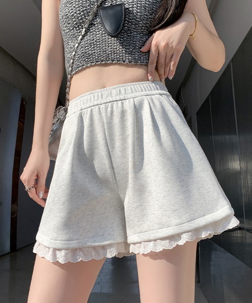 mielu(ミエル)の「レースデザインショートパンツ(その他パンツ・レディース・グレー/ライトグレー/ブラック・LARGE/MEDIUM)」の3枚目の写真