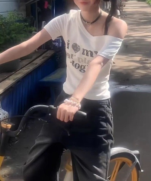 SHEPP(シープ)の「Y2K ドットハート柄グラフィックワンショルダー半袖Tシャツ(Tシャツ/カットソー・レディース・ホワイト・S/M)」の12枚目の写真