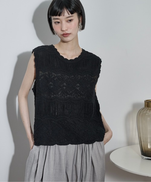 THE YOn(ザヨン)の「トーションレース刺繍ノースリブラウス(その他トップス・レディース・オフホワイト/ブラック・FREE)」の2枚目の写真