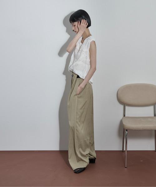THE YOn(ザヨン)の「トーションレース刺繍ノースリブラウス(その他トップス・レディース・オフホワイト/ブラック・FREE)」の15枚目の写真