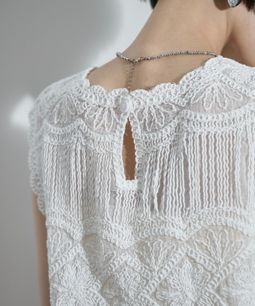 THE YOn(ザヨン)の「トーションレース刺繍ノースリブラウス(その他トップス・レディース・オフホワイト/ブラック・FREE)」の10枚目の写真