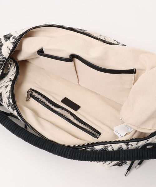 Desigual(デシグアル)の「Floral Moon Shoulder Bag/フローラルムーンショルダーバッグ(ショルダーバッグ・レディース・ブラック・FREE)」の3枚目の写真