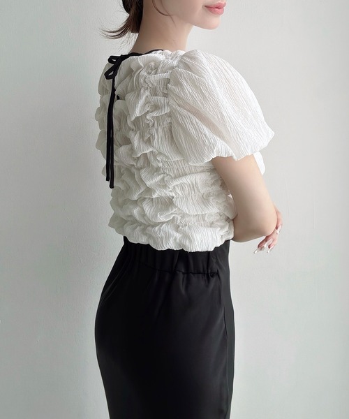 Meiru(メイル)の「楊柳シャーリングシアーショートブラウス(シャツ/ブラウス・レディース・ホワイト/ブルー/ブラック・SMALL/MEDIUM/LARGE)」の6枚目の写真