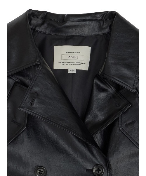 Ameri（アメリ）の「DRAWSTRING YOKE SYNTHETIC LEATHER SHORT COAT（トレンチコート・レディース・ブラウン/ブラック・SMALL/MEDIUM）」の19枚目の写真
